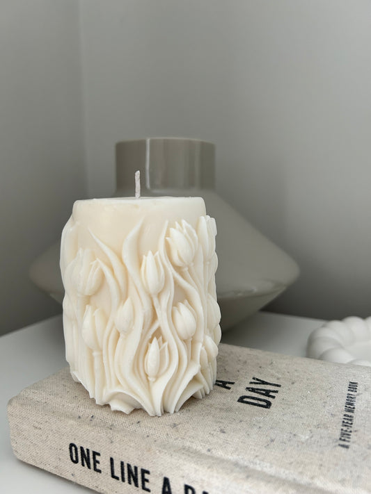Large Tulip Candle